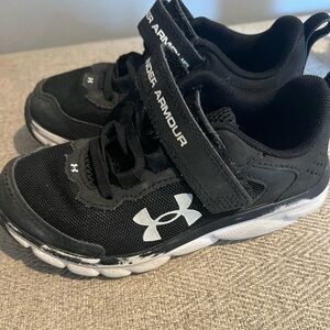 11k UA sneakers